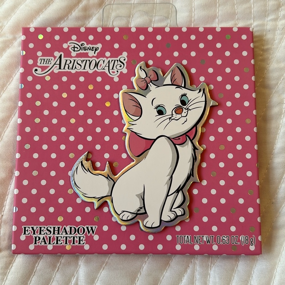 Disney’s Aristocats Eyeshadow palette pinks and browns by Taste Beauty. New